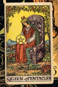 Read more about the article Queen of Pentacles: Detailed Meanings For Every Situation
